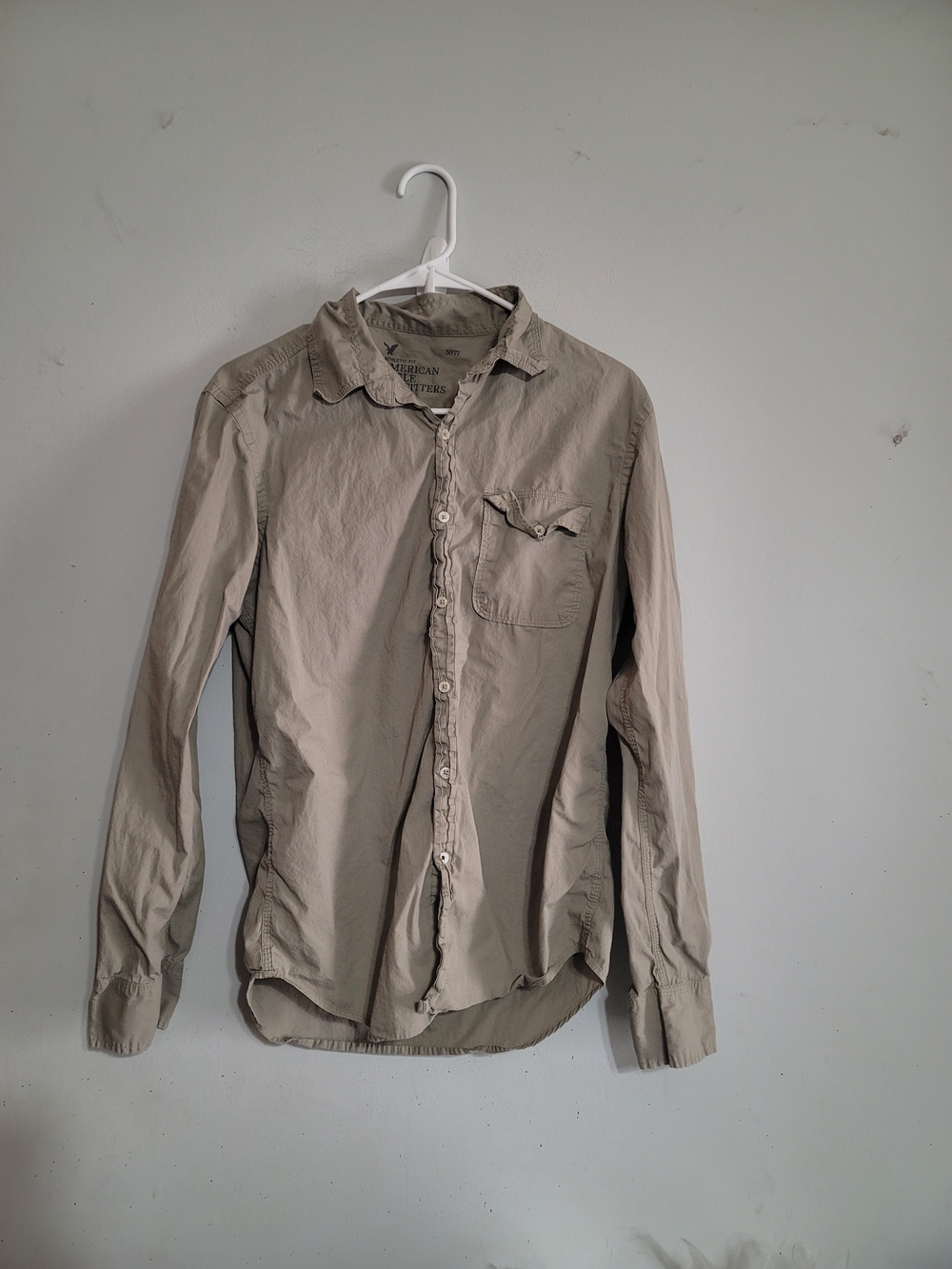 American Eagle Men's Cotton Button Down Shirt in Khaki Sz Small Tan Dress Up